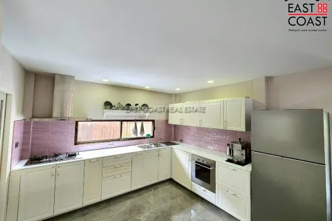 Casa de 3 dormitorios en Pattaya, Tailandia № 212413 - foto 9