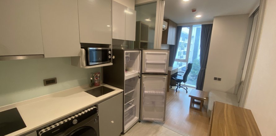 Студия в кондо в Ваттхане, Бангкок, Таиланд № 151783