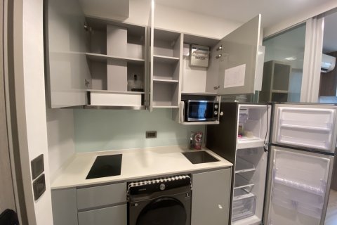 Студия в кондо в Ваттхане, Бангкок, Таиланд № 151783 - фото 5