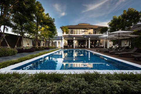 Villa à Chiang Mai, Thaïlande 5 chambres № 149656