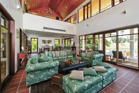 House in Phuket, Thailand 4 bedrooms № 209582 - photo 4