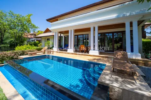House in Phuket, Thailand 4 bedrooms № 209582 - photo 2
