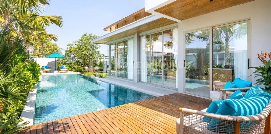 House in Phuket, Thailand 5 bedrooms № 209585