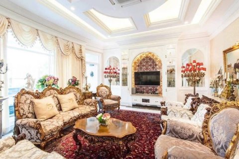 Villa in Din Daeng, Bangkok, Thailand 5 bedrooms № 163421 - photo 3