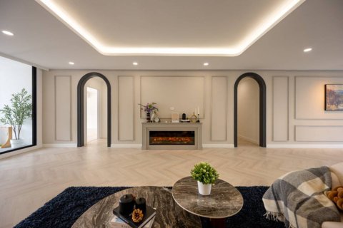 Condo in Bangkok, Thailand, 3 bedrooms  № 161101 - photo 3