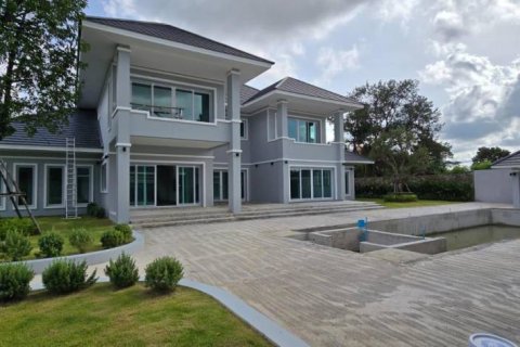 Вилла в Паттайе, Таиланд с 6 спальнями  № 161100