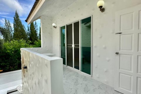 Penthouse in Phuket, Thailand 3 bedrooms № 214266 - photo 13