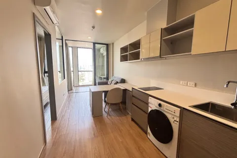 Studio dans le Condo à Sathon, Bangkok, Thaïlande  № 164661 - photo 11