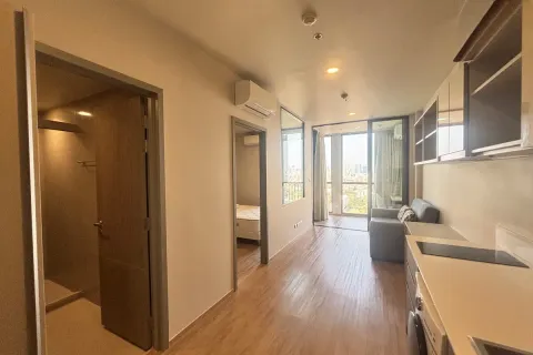 Studio dans le Condo à Sathon, Bangkok, Thaïlande  № 164661 - photo 4