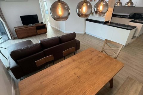 Condo in Huai Khwang, Bangkok, Thailand, 2 bedrooms  № 164662