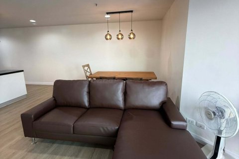 Condo in Huai Khwang, Bangkok, Thailand, 2 bedrooms  № 164662 - photo 2