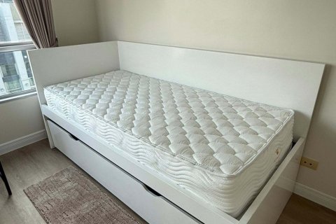 Condo in Huai Khwang, Bangkok, Thailand, 2 bedrooms  № 164662 - photo 13