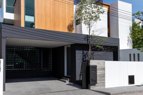 Villa in Chiang Mai, Thailand 3 bedrooms № 155351 - photo 2