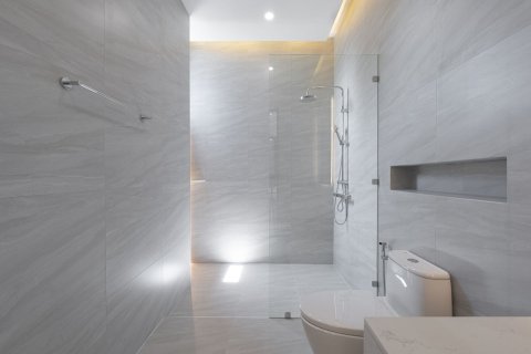 House in Chiang Mai, Thailand 5 bedrooms № 155346 - photo 28