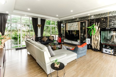 House in Chiang Mai, Thailand 3 bedrooms № 155345 - photo 11