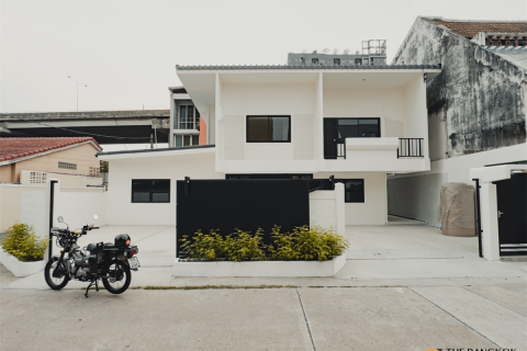 House in Bangkok, Thailand 3 bedrooms № 189480