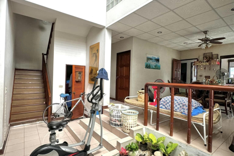 Maison à Bangkok, Thaïlande 4 chambres № 189475