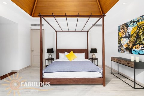 Villa in Rawai, Thailand 4 bedrooms № 179379 - photo 13