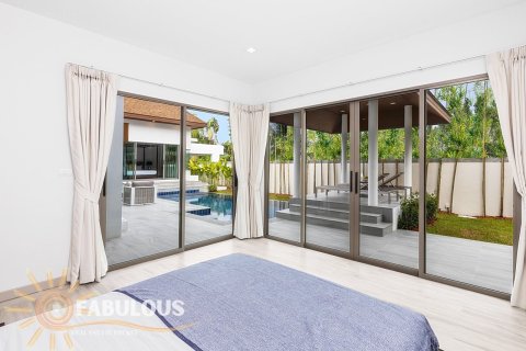 Villa in Rawai, Thailand 4 bedrooms № 179379 - photo 8