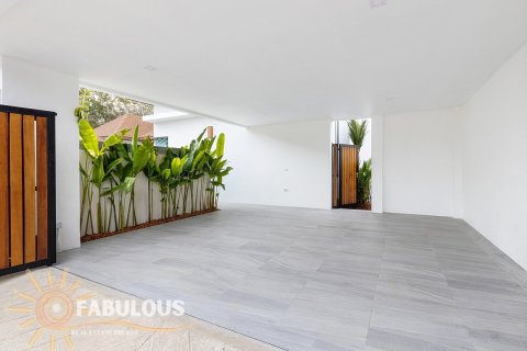 Villa in Rawai, Thailand 4 bedrooms № 179379 - photo 17