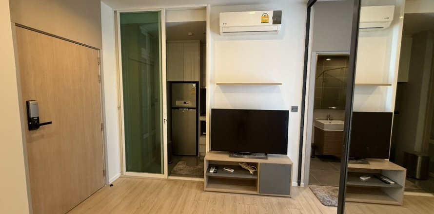 Студия в кондо в Ваттхане, Бангкок, Таиланд № 164362