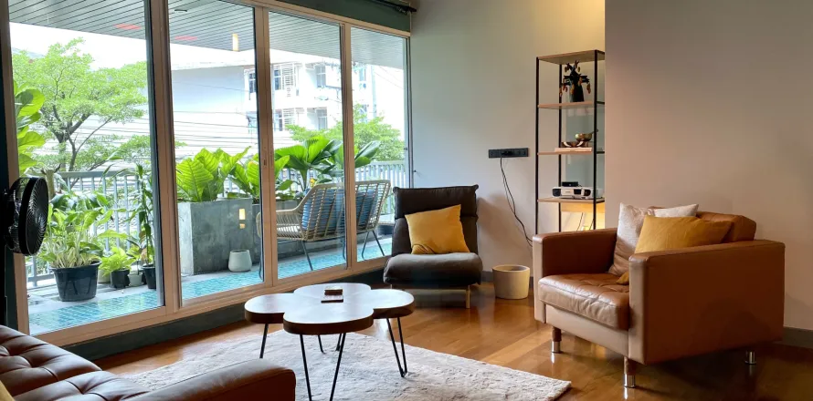 Condo in Watthana, Bangkok, Thailand, 3 bedrooms  № 150338