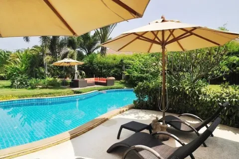 Villa in Krabi, Thailand 4 bedrooms № 150335 - photo 1