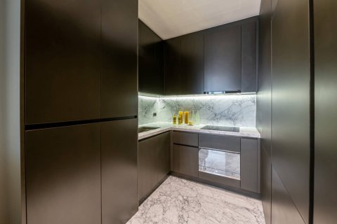 Condo in Bangkok, Thailand, 2 bedrooms  № 180415 - photo 17
