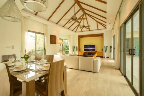 Villa in Rawai, Thailand 3 bedrooms № 156281 - photo 4