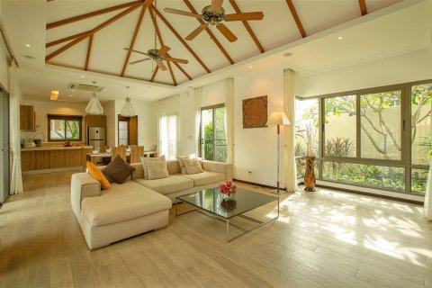 Villa in Rawai, Thailand 3 bedrooms № 156281 - photo 3