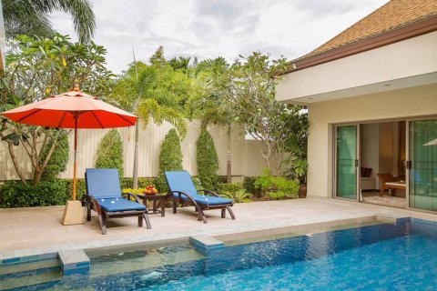 Villa in Rawai, Thailand 3 bedrooms № 156281 - photo 1