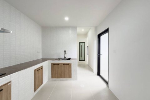 House in Chalong, Thailand 3 bedrooms № 156277 - photo 9