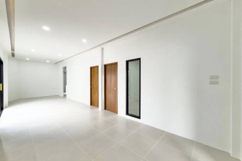 House in Chalong, Thailand 3 bedrooms № 156277 - photo 4