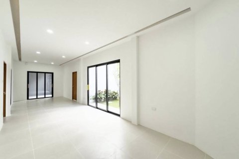 House in Chalong, Thailand 3 bedrooms № 156277 - photo 3