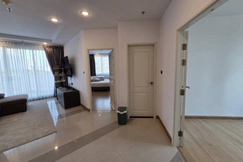 Кондоминиум с 2 спальнями в Хуай Кванге, Бангкок, Таиланд № 156278 - фото 2