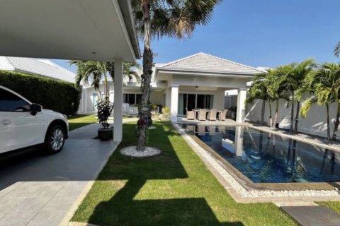 Вилла в Хуа Хине, Таиланд с 4 спальнями  № 156280 - фото 1