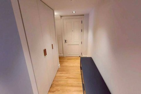 Condo in Bangkok, Thailand, 2 bedrooms  № 146888 - photo 5