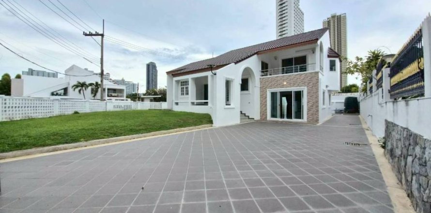 Maison à Bang Lamung, Thaïlande 3 chambres № 146890