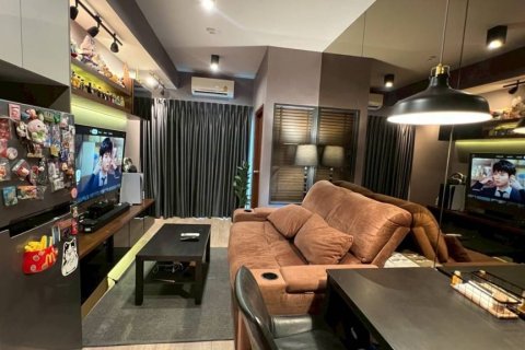 Condo à Huai Khwang, Bangkok, Thaïlande, 1 chambre  № 146894 - photo 2