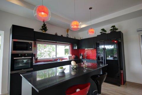 Villa in Hua Hin, Thailand 4 bedrooms № 168551 - photo 18