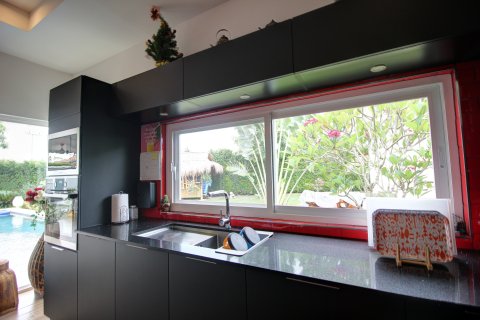 Villa in Hua Hin, Thailand 4 bedrooms № 168551 - photo 23