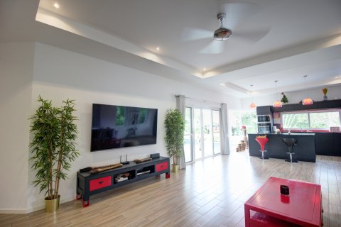 Villa in Hua Hin, Thailand 4 bedrooms № 168551 - photo 14
