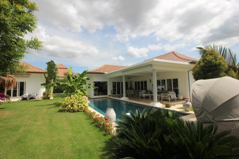 Villa in Hua Hin, Thailand 4 bedrooms № 168551
