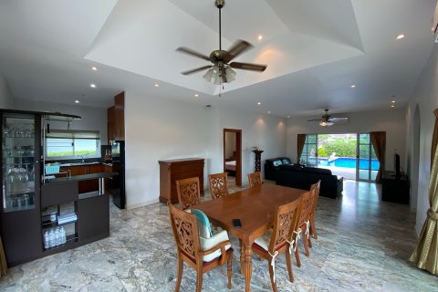 Villa in Hua Hin, Thailand 3 bedrooms № 168549 - photo 8