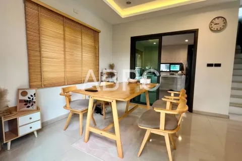 Casa de 3 dormitorios en Pattaya, Tailandia № 211600 - foto 6