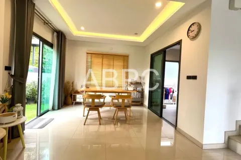 Casa de 3 dormitorios en Pattaya, Tailandia № 211600 - foto 7
