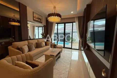 Casa de 3 dormitorios en Pattaya, Tailandia № 211597 - foto 7