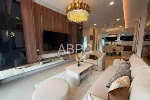 Casa de 3 dormitorios en Pattaya, Tailandia № 211597 - foto 4