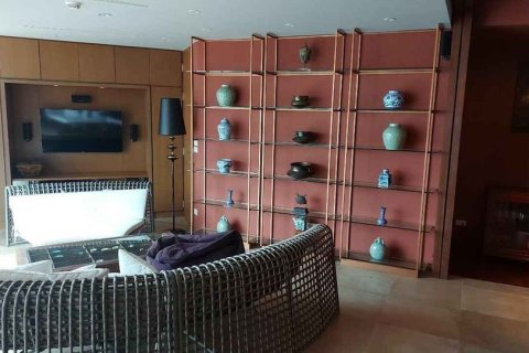 Кондоминиум с 2 спальнями в Кхлонг Сане, Бангкок, Таиланд № 149994 - фото 1