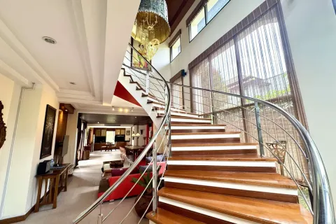 Casa de 5 dormitorios en Pattaya, Tailandia № 211112 - foto 13